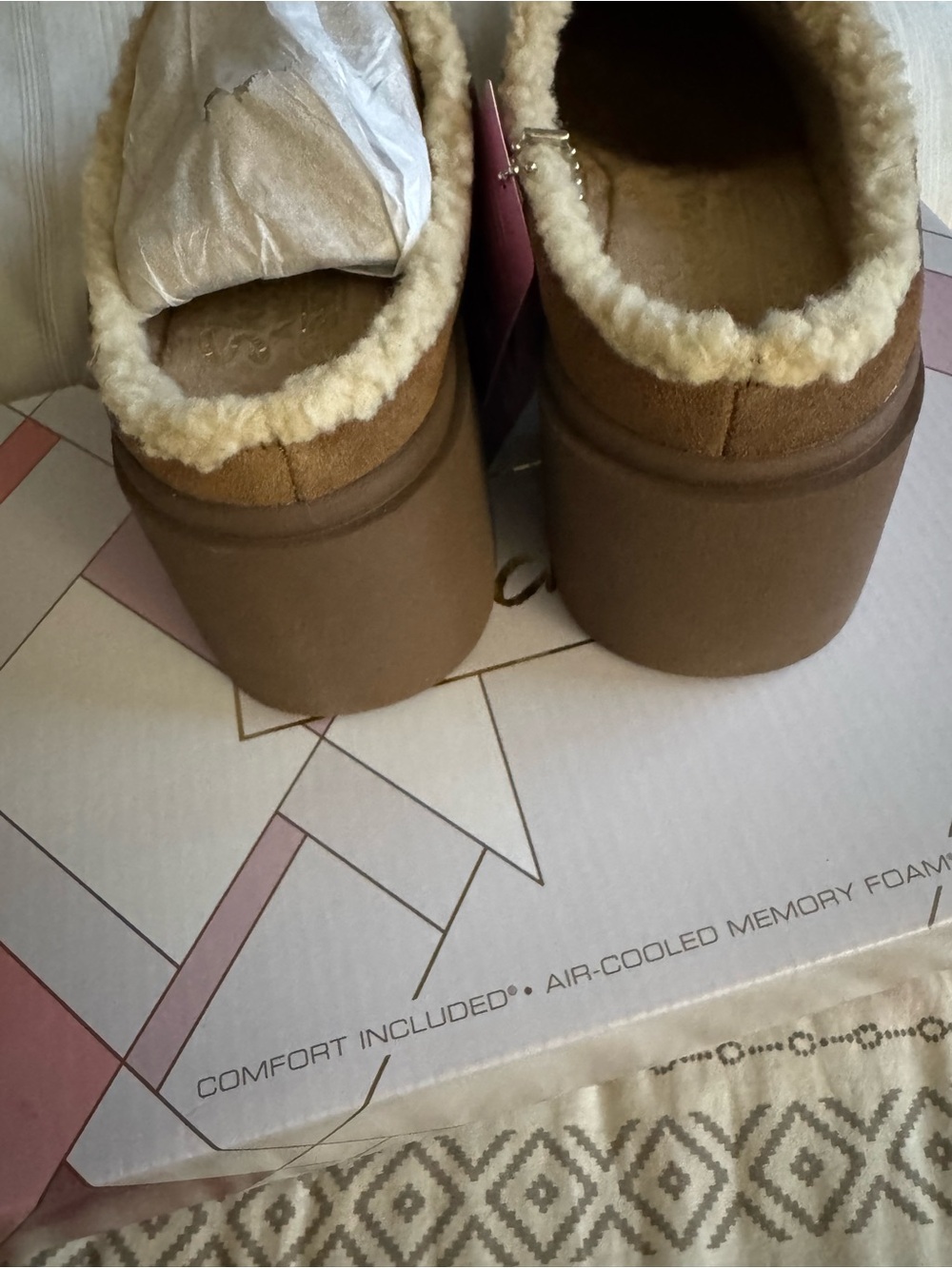 NWT Sketchers Cozy Suede Slip-On Clog in Chestnut Brown with Faux Shearling Sz 7 - Picture 5 of 7